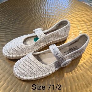 White women’s flats with strap